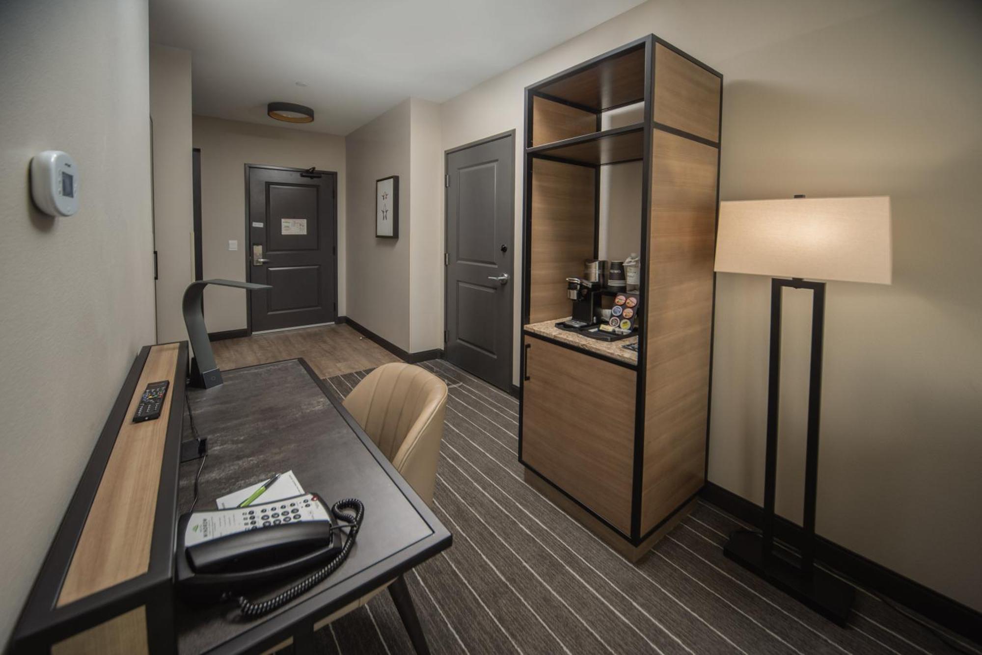 Hotel Windrow Downtown 埃伦斯堡 外观 照片